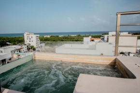 Itzamna luxury condos whit ocean viewpool